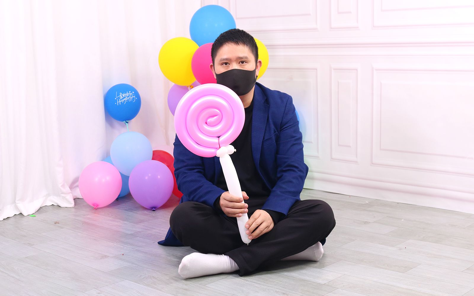 【高清 语音 字幕】长条魔术气球棒棒糖造型教程_哔哩哔哩_bilibili