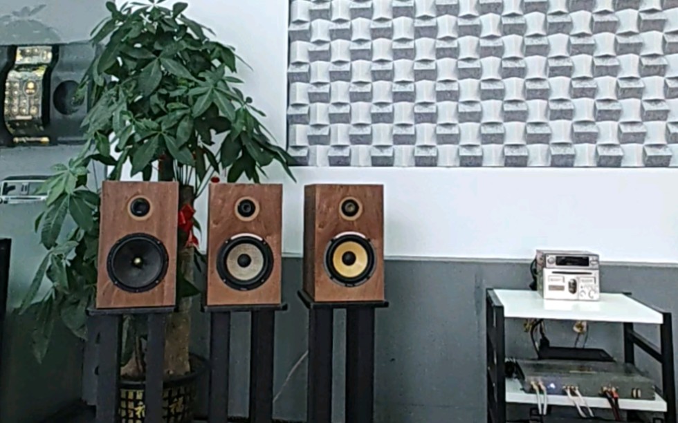 这样简约形的音响试音室你打几分?