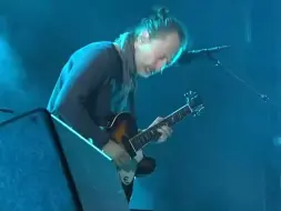 下载视频: Radiohead – Just Eyes and Mouth riff