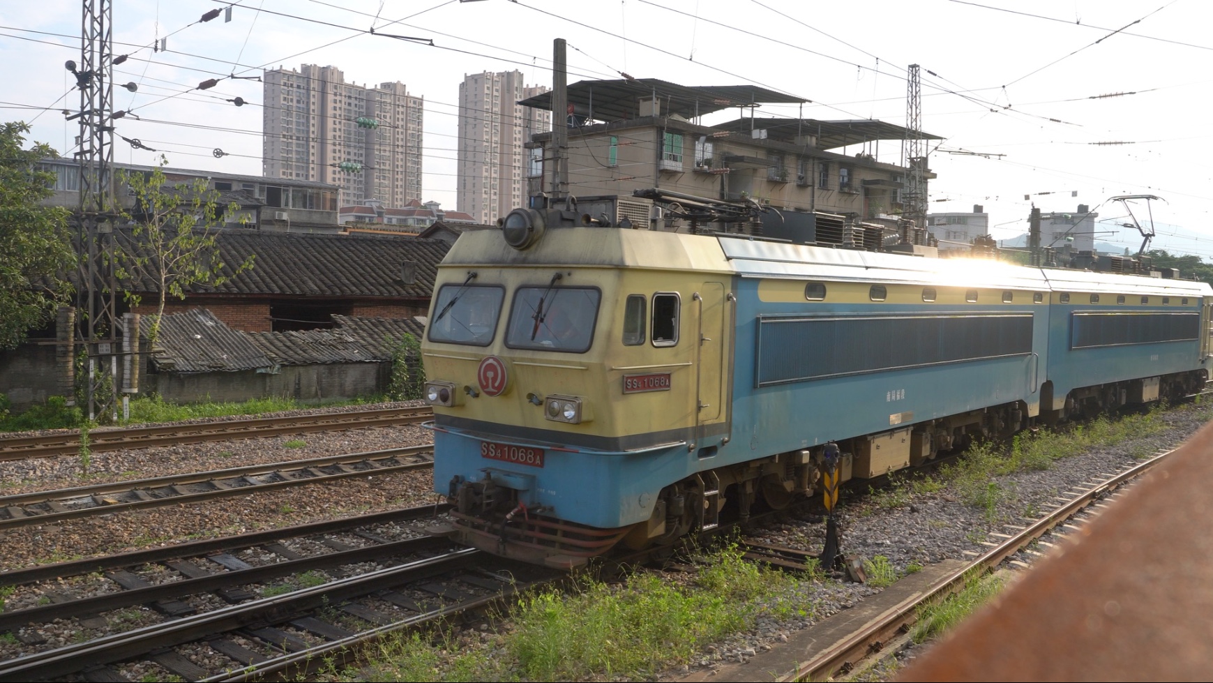 清脆撞轨音 完成任务的ss4g回机务段