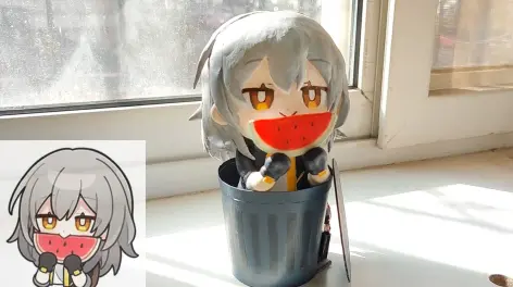 爷真可爱自制《崩坏:星穹铁道》开拓者&三月七表情包可动模型(太阳能