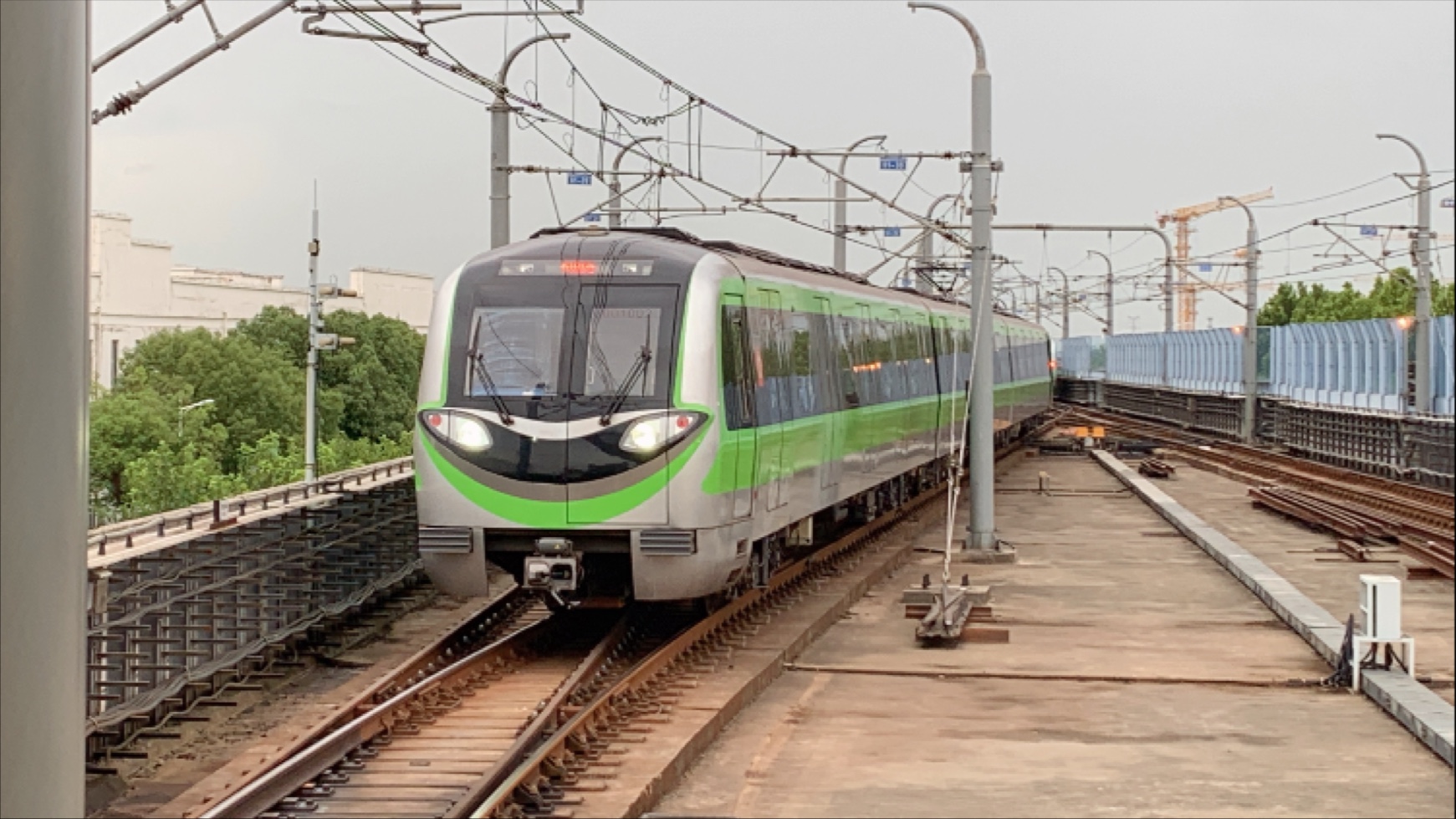 南京地铁3号线 胖青虫 南京站出站,林场站方向