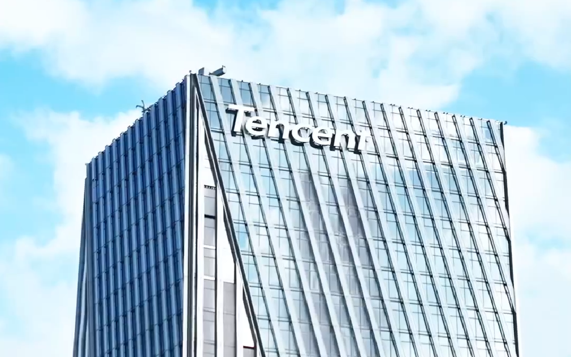 腾讯集团大楼230米大楼幕墙广告字幕墙铝板冲孔字不露半点钢架!