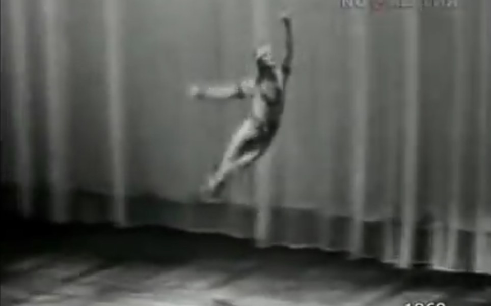 【芭蕾】【Mikhail Baryshnikov】 1969莫斯科国际芭蕾舞大赛 La Bayad㨲e舞姬第二幕男变奏哔哩哔哩bilibili