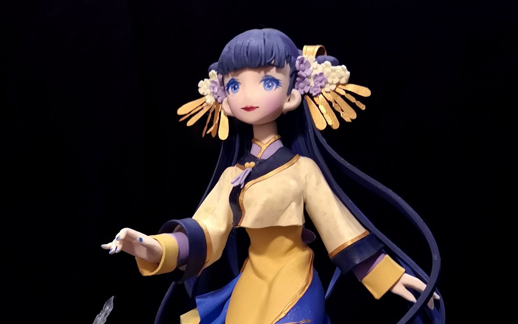 【毛秋秋】铜镀金架香水瓶文物拟人手办_哔哩哔哩 (゜-゜)つロ 干杯