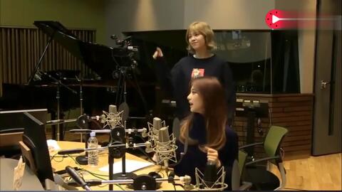 Twice 后续专辑收录曲 Merry Happy 电台版 哔哩哔哩