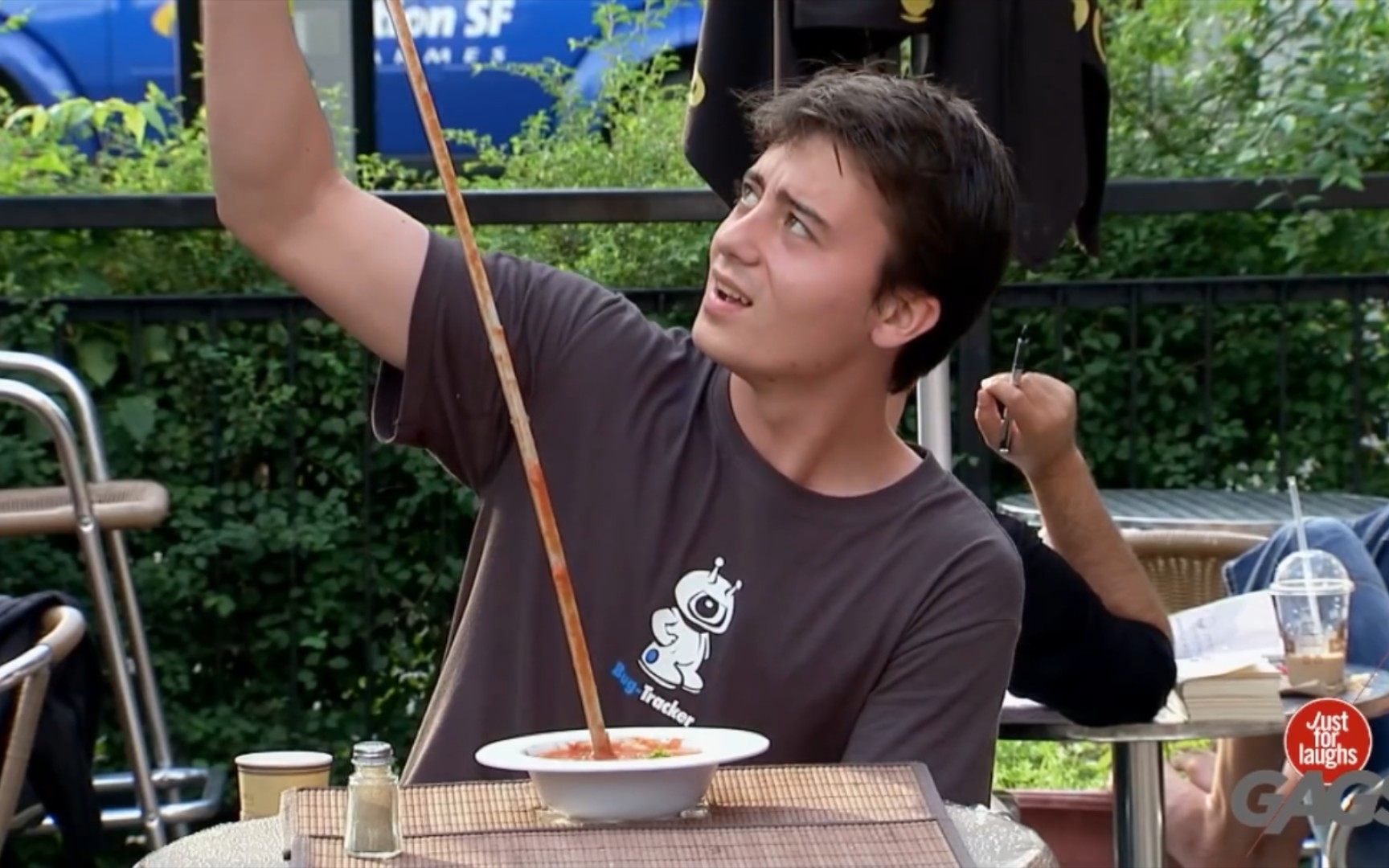 搞笑恶作剧41——我这喝个汤也太不容易了吧!
