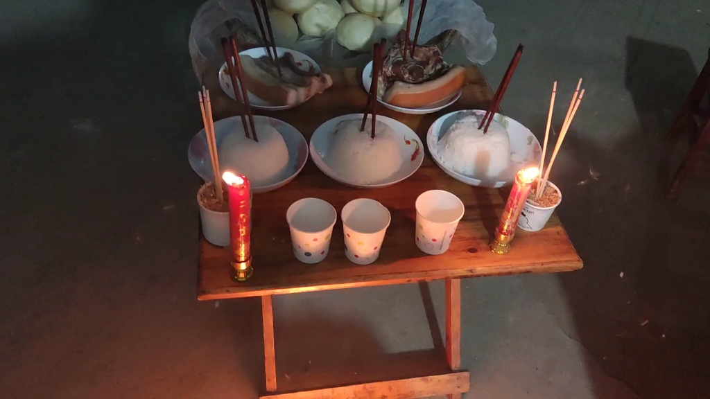 农村过年烧纸磕头,祭祀老天爷的风俗!值得记录的传统习俗!