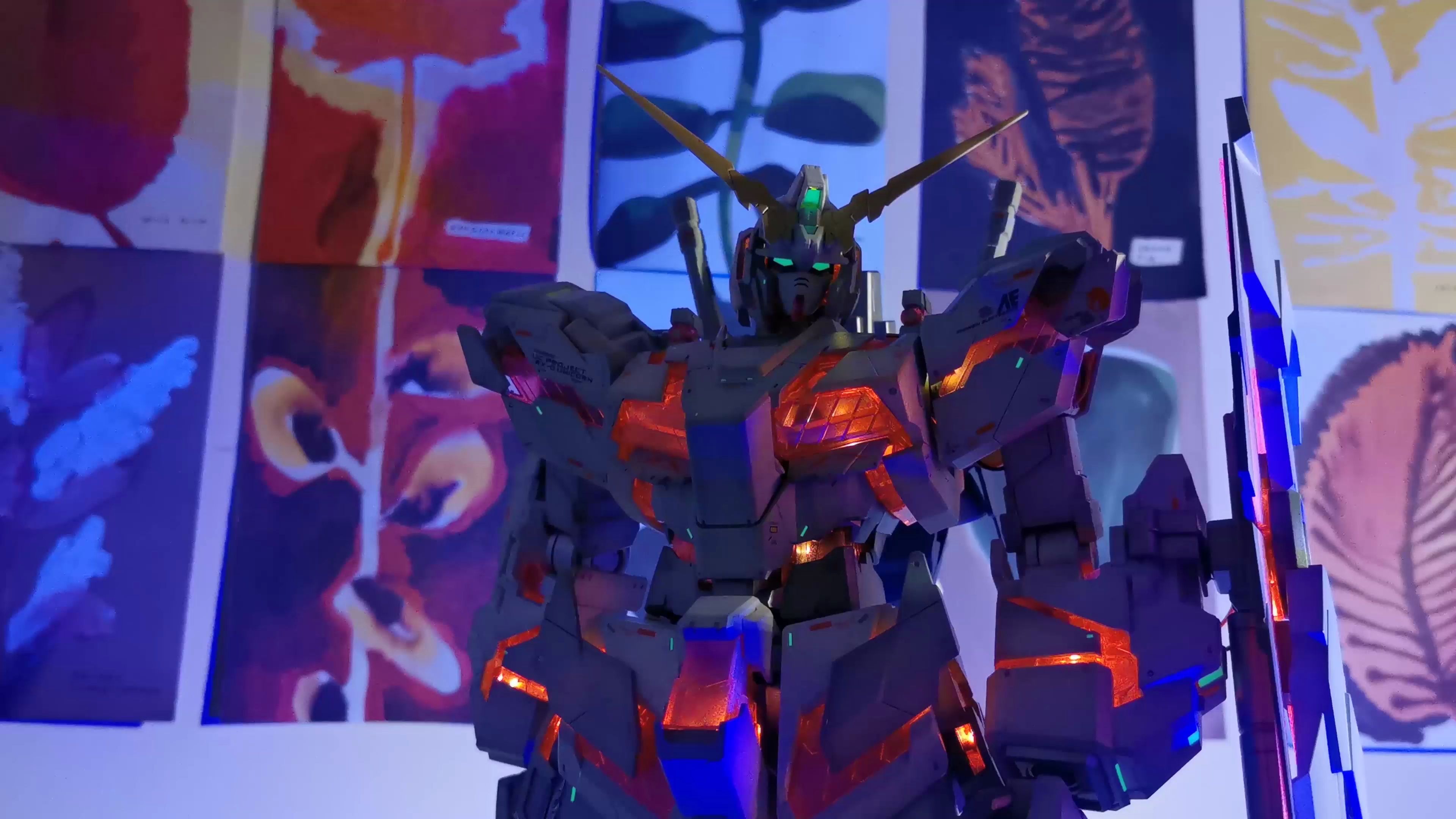 老包在干啥megasize独角兽高达翻新加led灯夜光