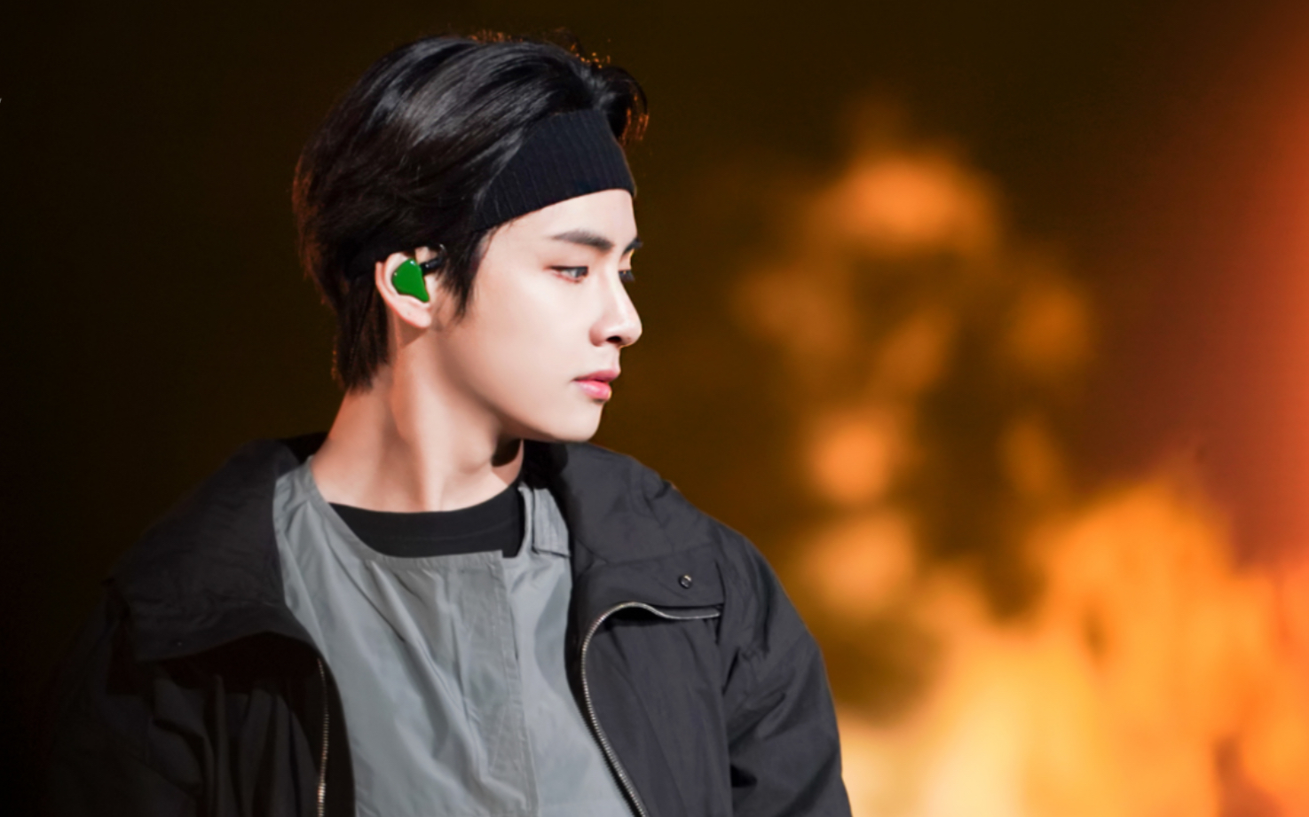 把金泰亨亲妈站nuna v的神图串成动画,让你看看什么叫做南韩第一a