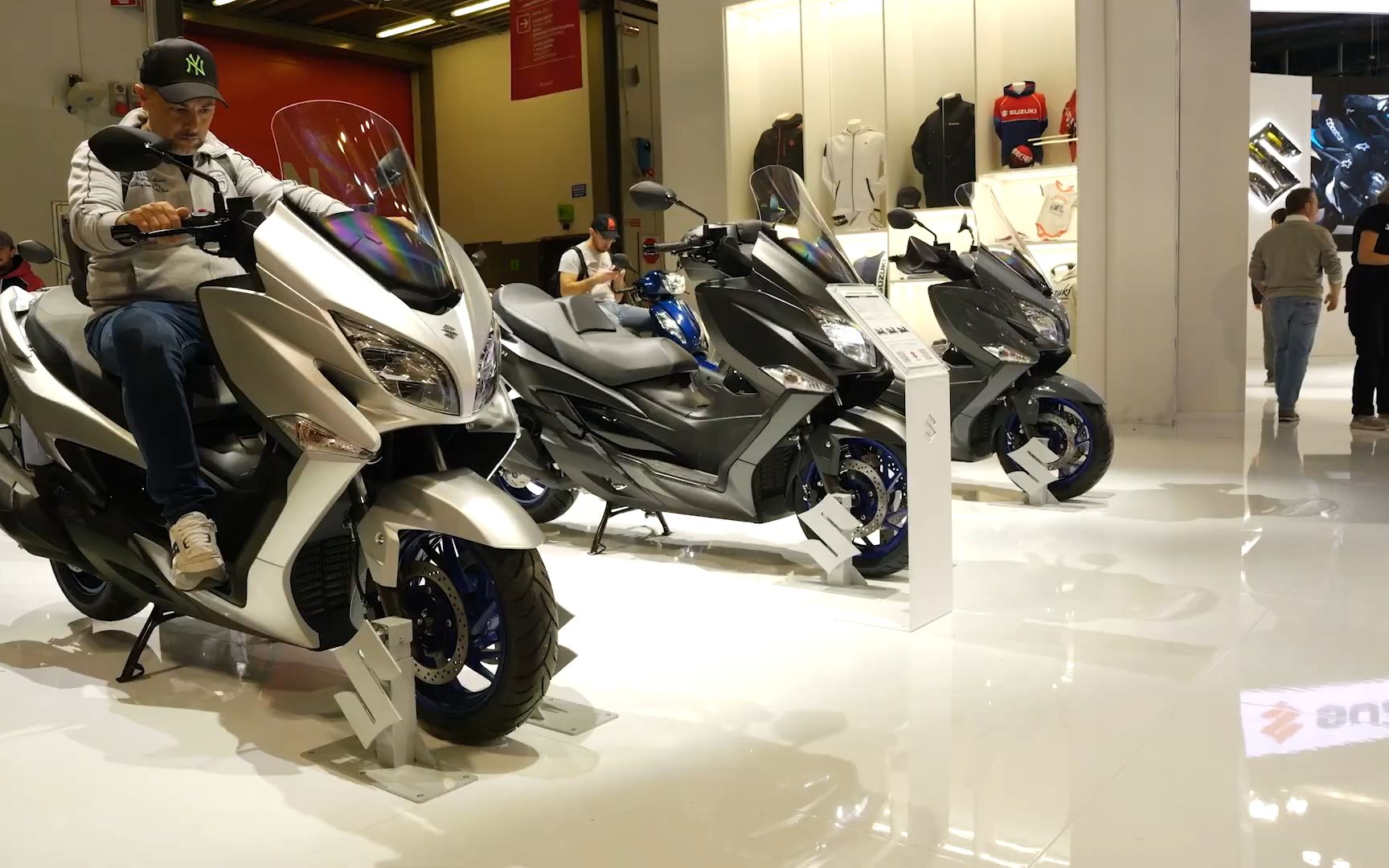 米兰车展铃木suzuki他踏板1分钟速览