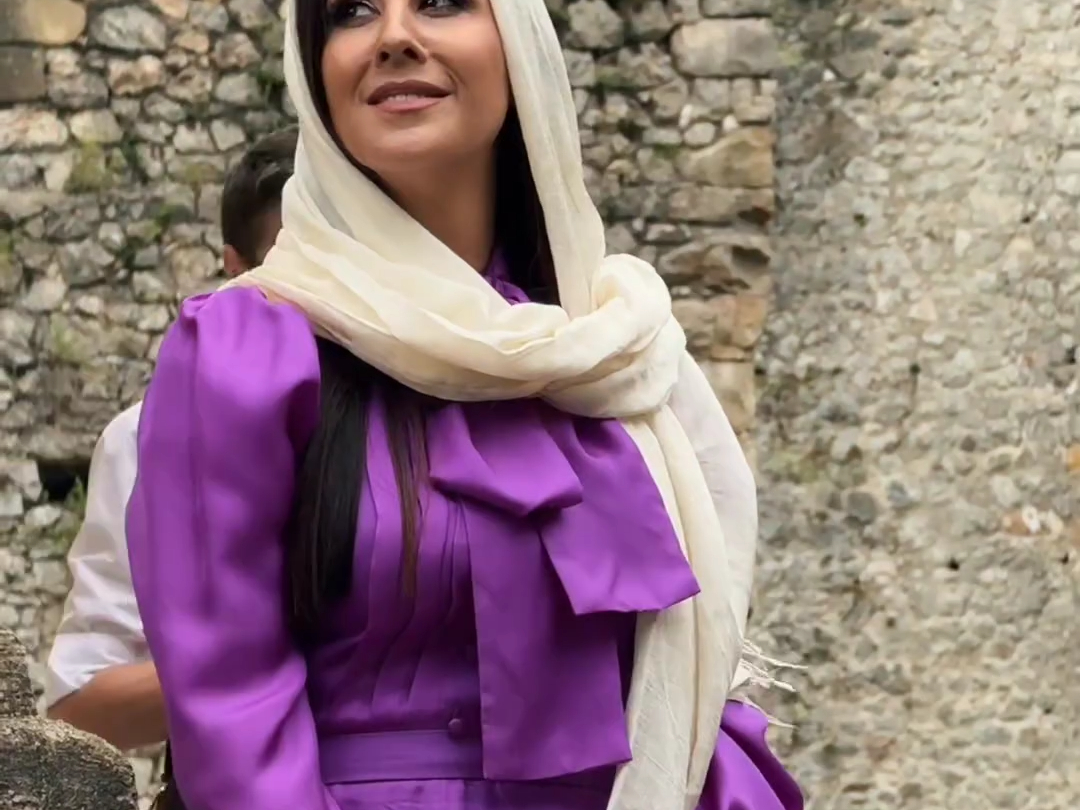 塞尔维亚第一夫人塔玛拉·武契奇带你游马纳西亚修道院