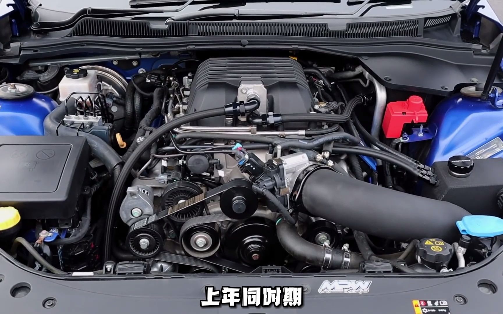 [图]原厂6.2L V8引擎的后驱“迈锐宝”，屠牛宰马虐青蛙根本不在话下