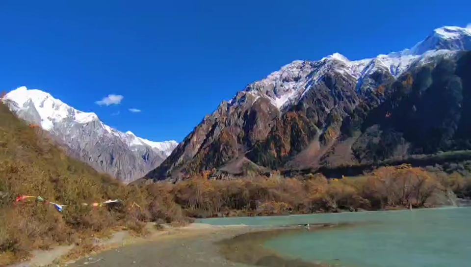 察瓦龙看梅里雪山图片