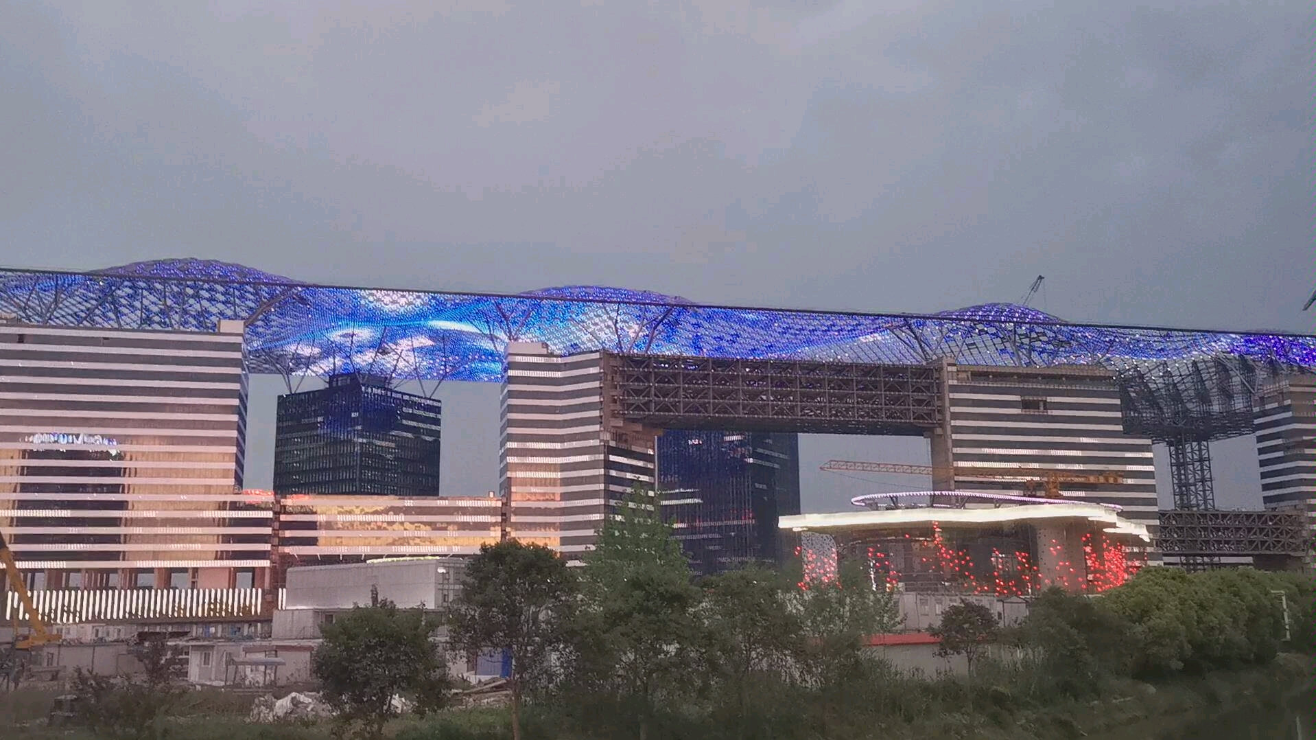 夜幕下的g60科创云廊