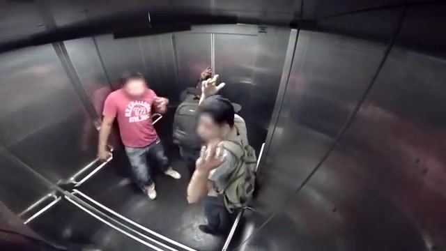 [图]【YouTube】Diarrhea in the elevator Prank（原视频）