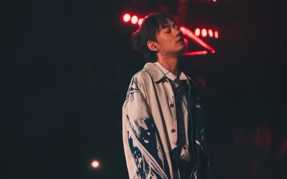 杀不死subs唱画的时候突然变大的雨可能就是我们之间的专属浪漫吧