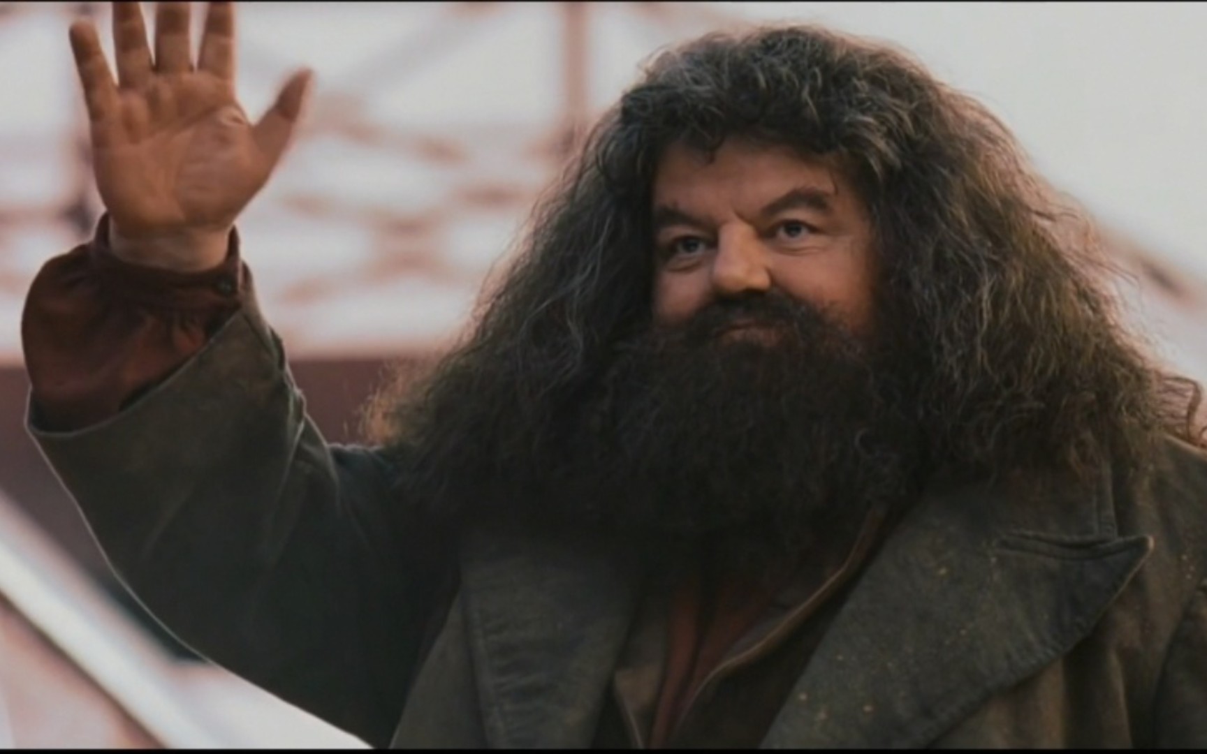 "鲁伯·海格,霍格沃茨的钥匙管理员,猎场看守"