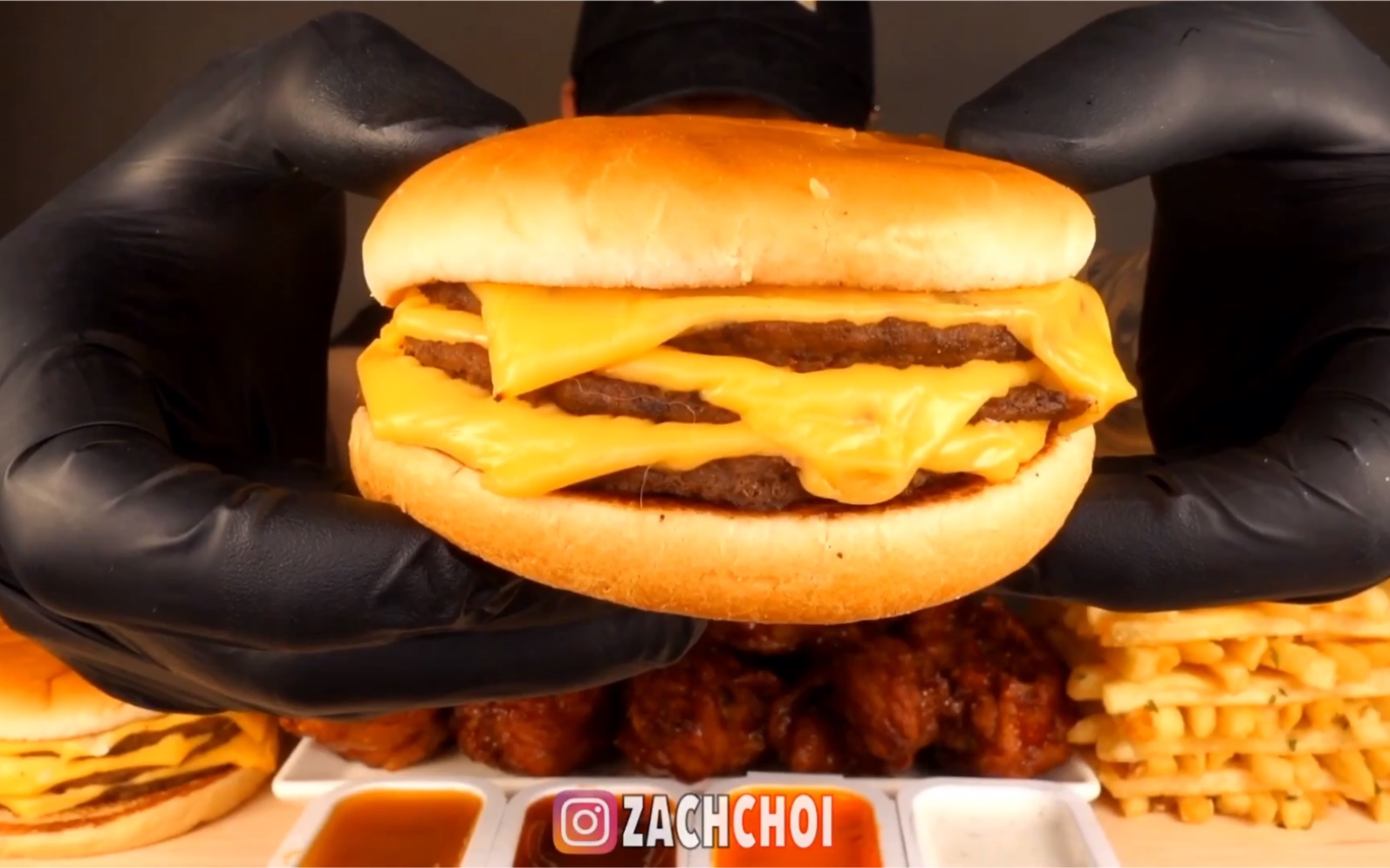 【吃播剪多余】zachchoi|三层芝士牛肉汉堡,炸鸡,薯条~咀嚼音食音吃饭