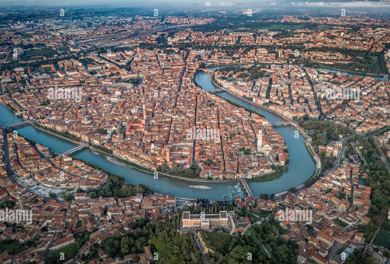 航拍维罗纳城市