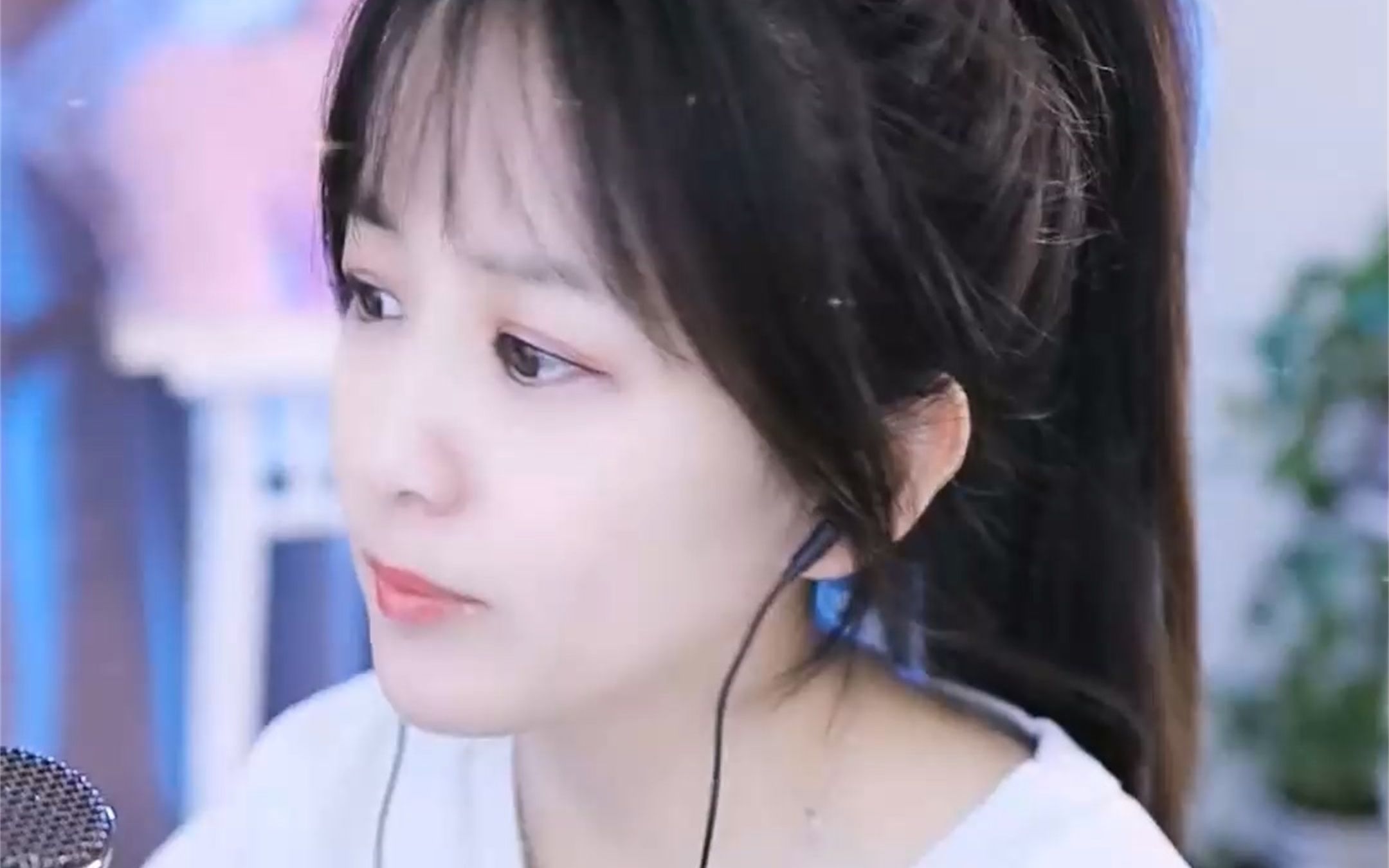 文儿演唱歌曲《给所有知道我名字的人》