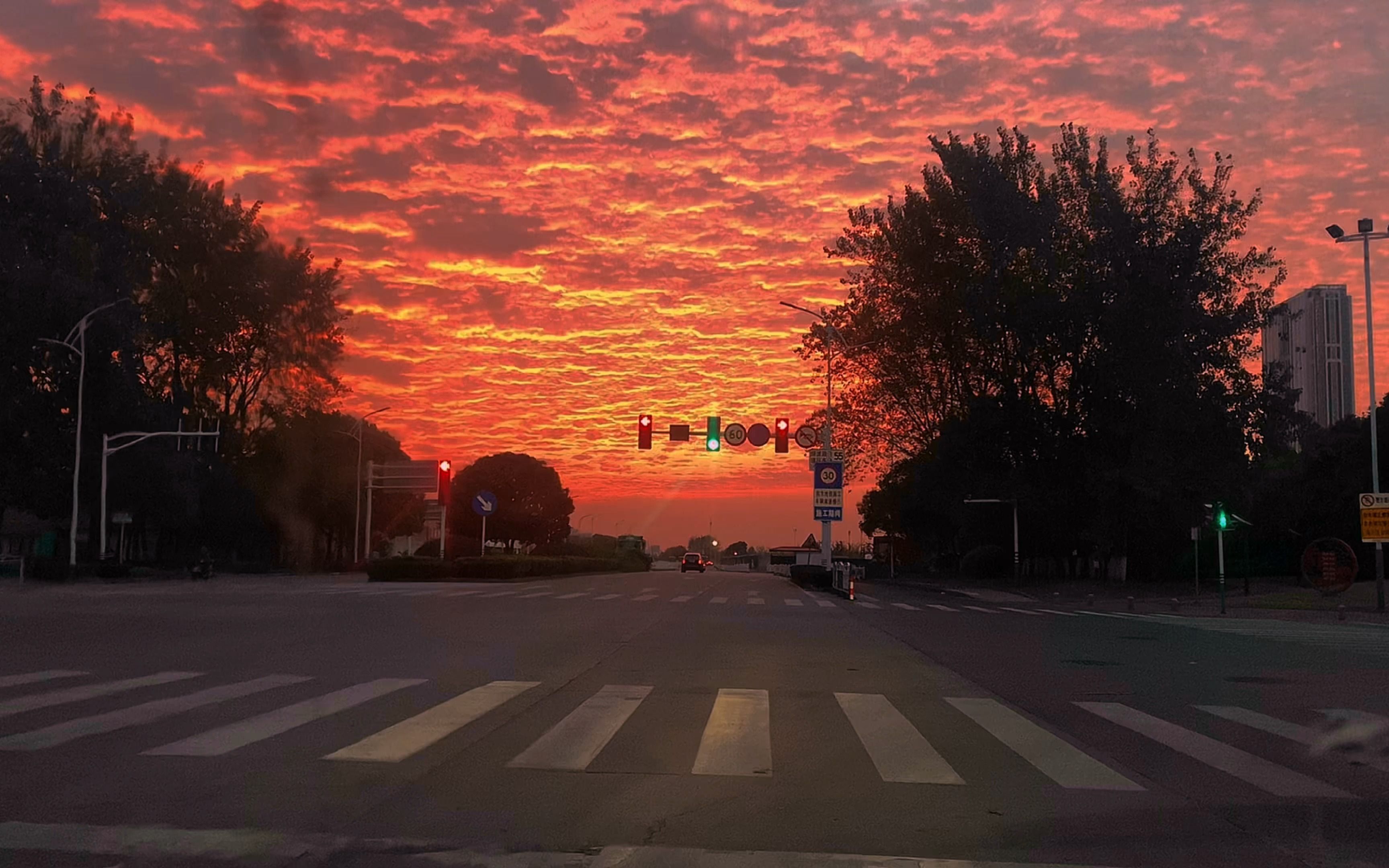 夏日凌晨5点的景色