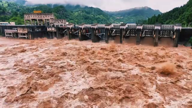 四川达州暴雨,水电站压力大