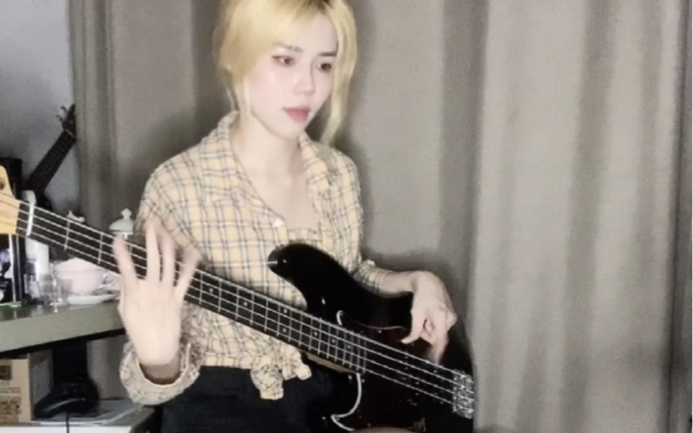 [图]【皇后】败者食尘 - Another one bites the dust [Bass cover]