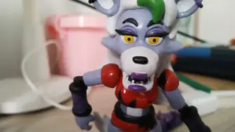 Descargar video: fnaf funko罗克珊狼姐手办测评