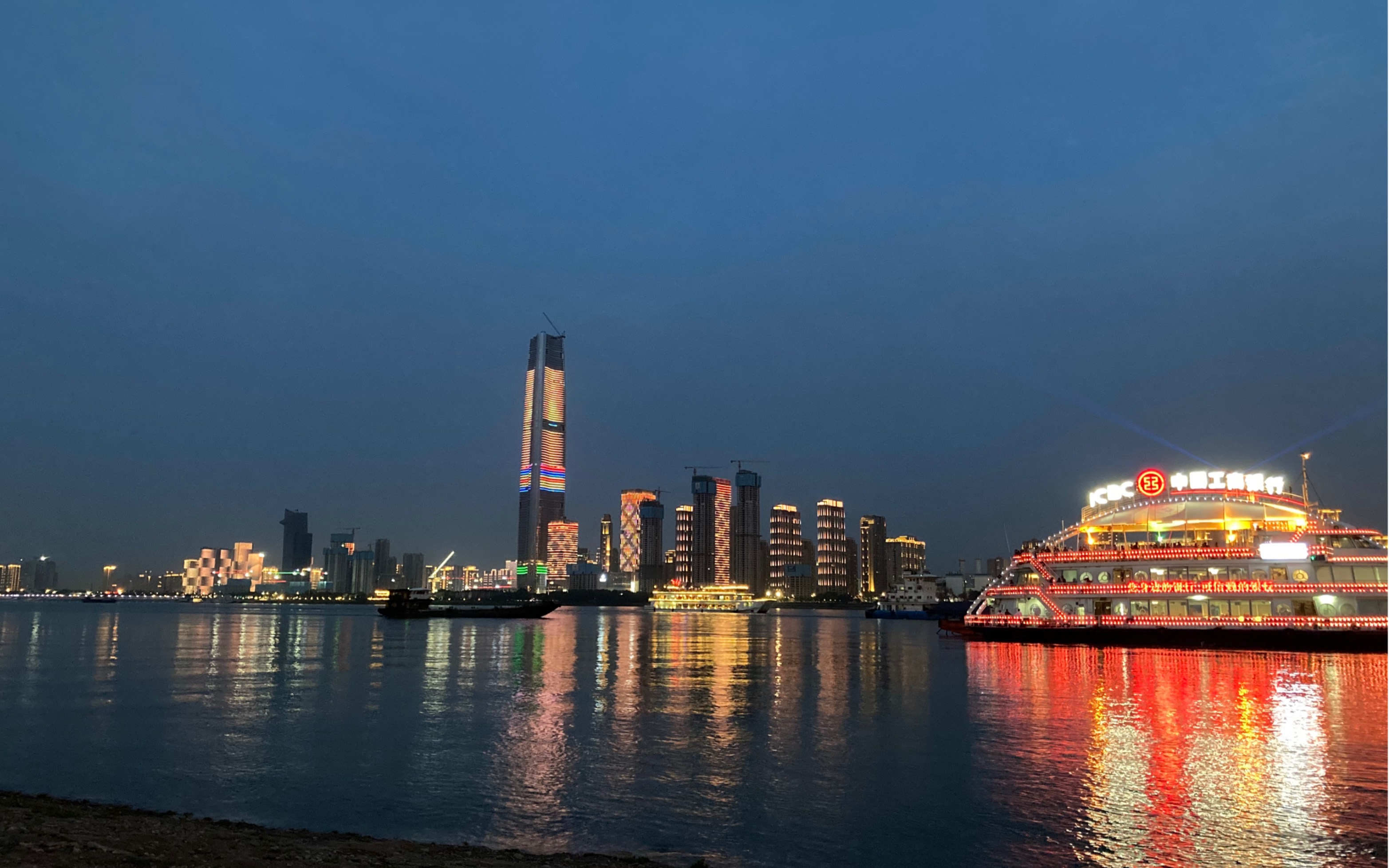 汉口江滩夜景图片