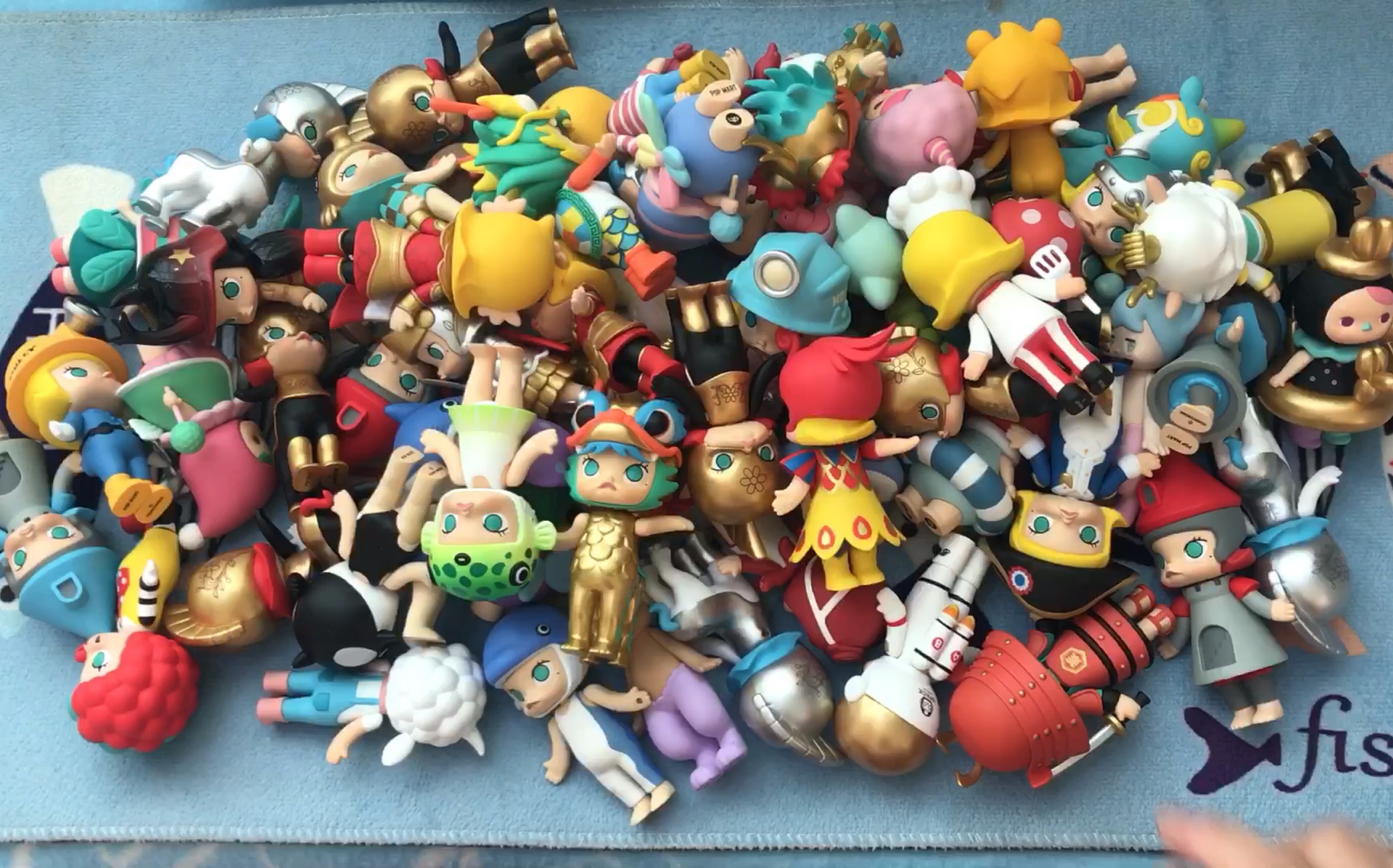 盲盒整理〕molly和pucky 这期就是在水,我把娃们从盒子里倒出来