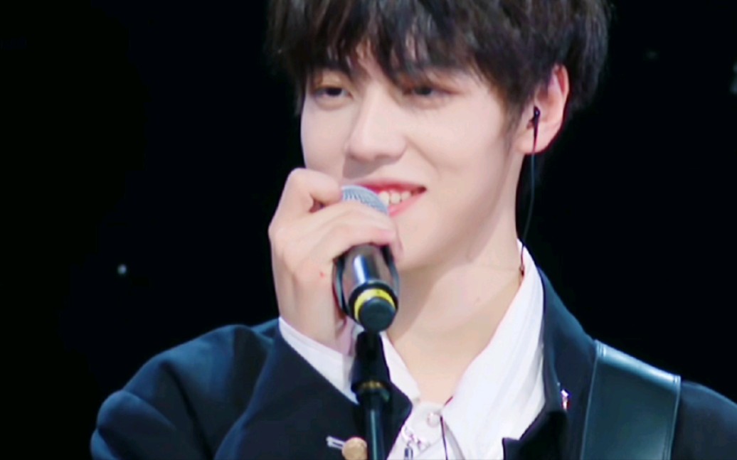 还是那个乐团的那个少年,不过今天是吉他少年#任胤蓬#银河系乐团yyds