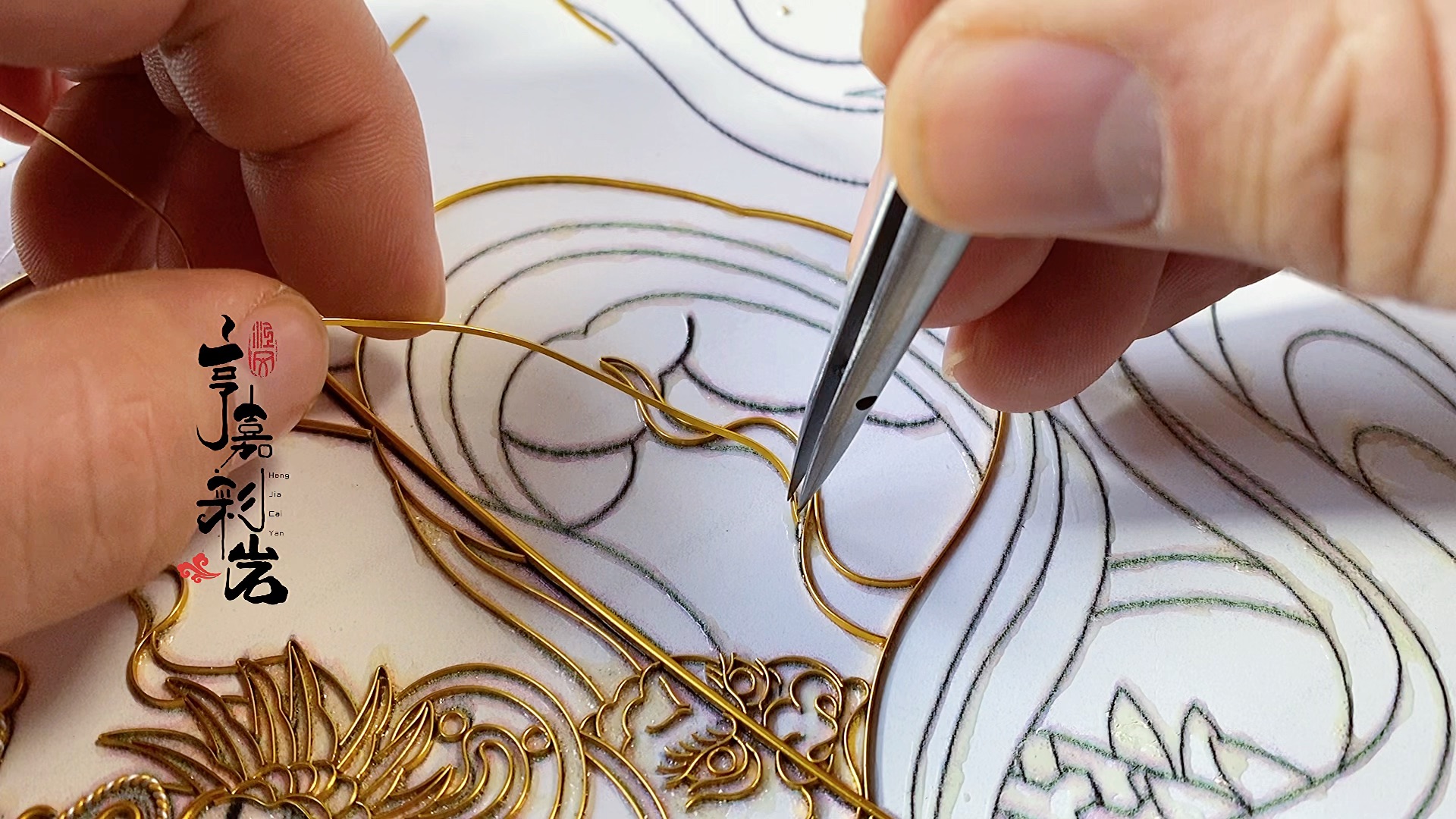 掐丝技法来讲,这算核心技法