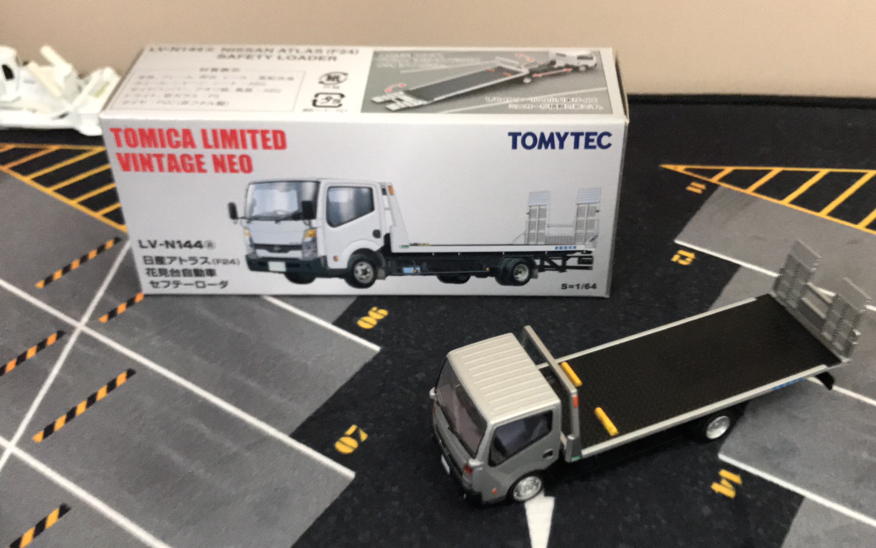 tomicatomy多美卡头文字d中拓海老爸开过日产atlas花见台拖车tlv系列n