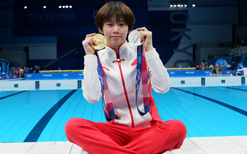 【陈芋汐】东京奥运会斩获一金一银 满满的少年感 拥有六块腹肌 这样