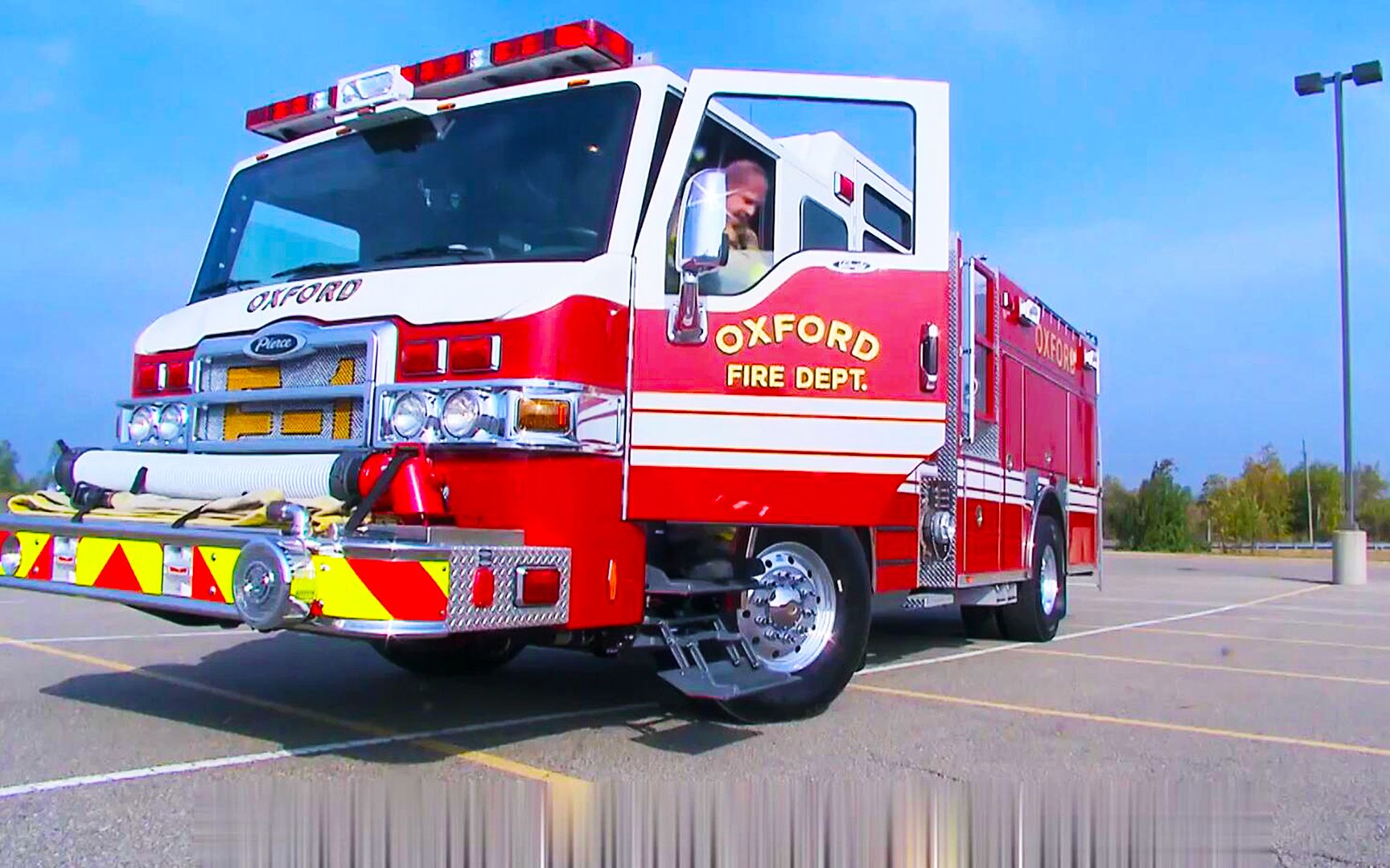 世界最大的消防车制造厂,发动机500马力车重36吨,军车悬架系统