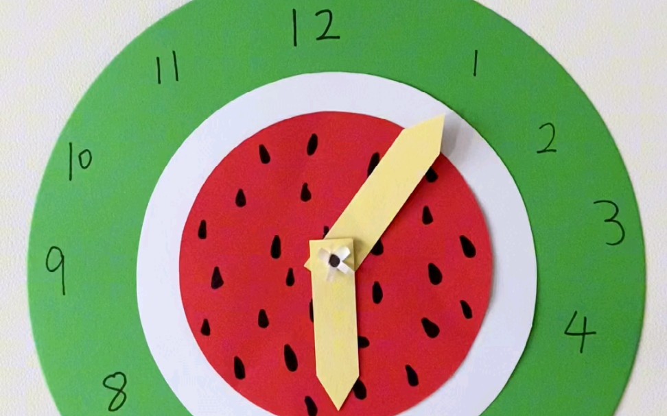 自己动手制作可爱的西瓜钟表教具diy,一年级的小朋友们学起时间钟表