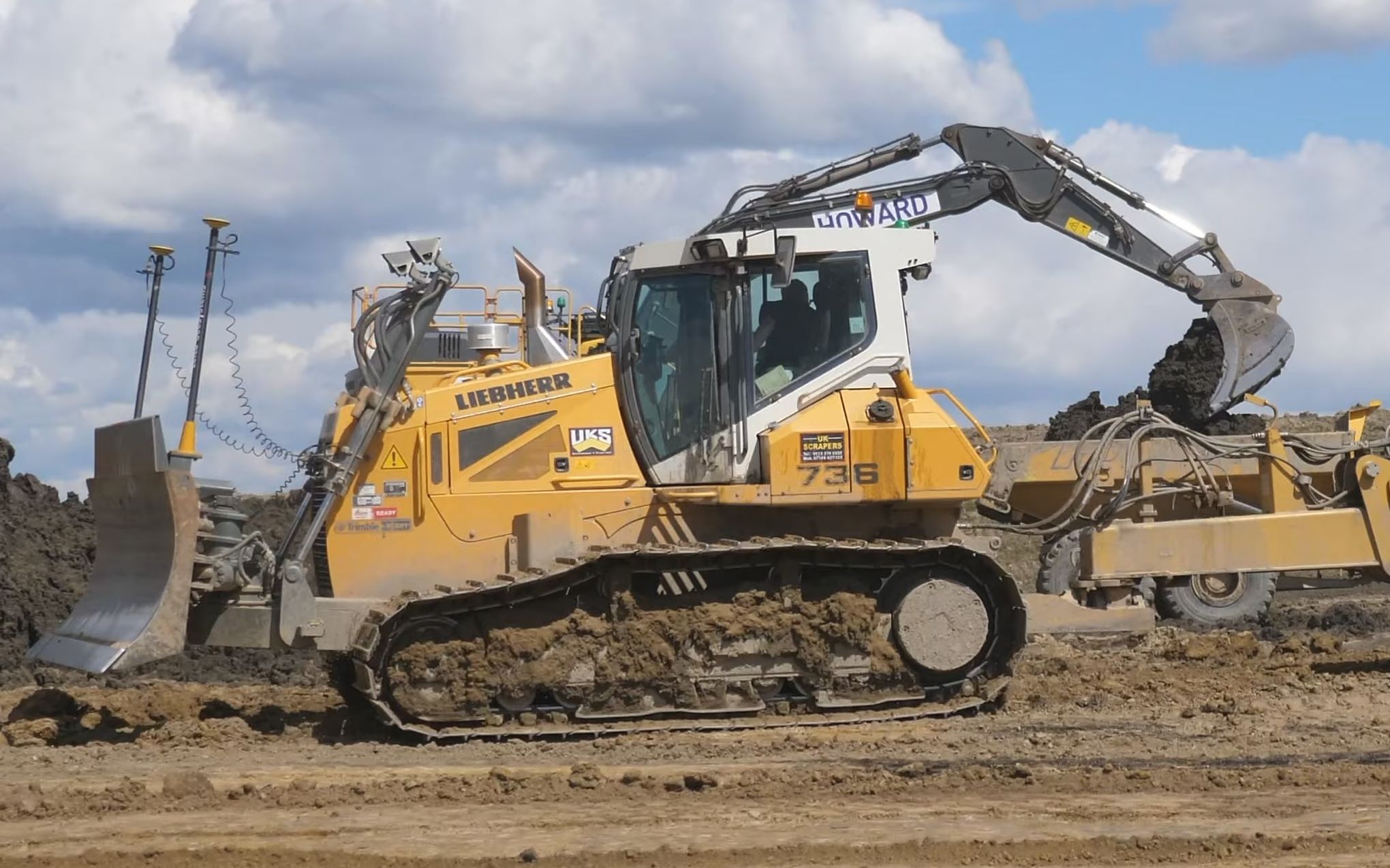 利勃海尔pr736推土机施工4k