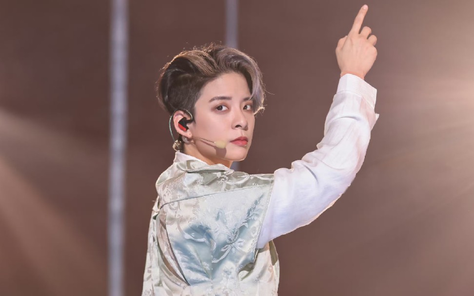 很有意境的一首歌,截一小段amber的个人cut分享一下