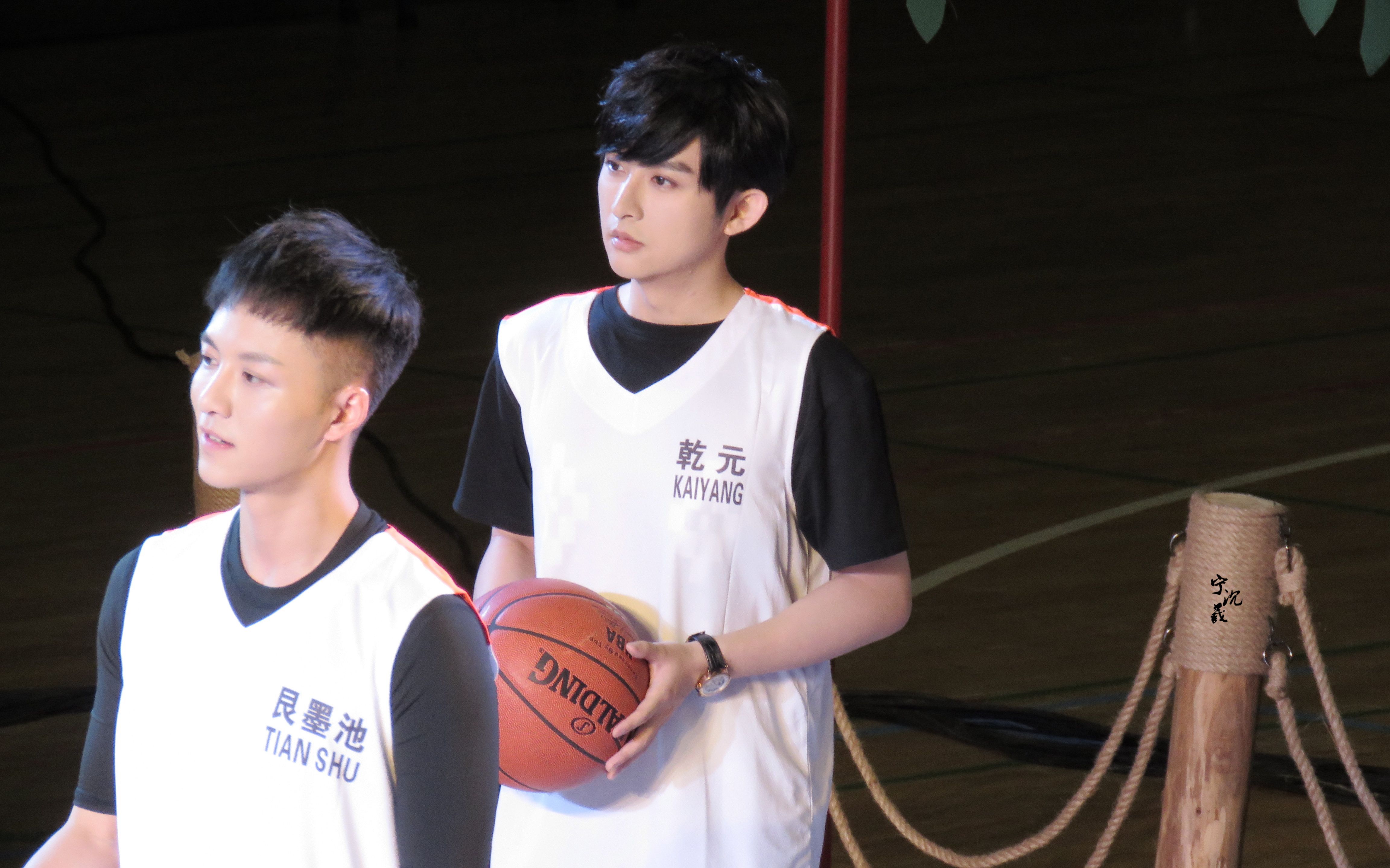 【李孟羲】【coser小梦】6.6号北京发布会现场视频