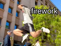 Descargar video: 【林扬】好喜欢北京的太阳 忍不住firework了一下～超仙的岸曲～～