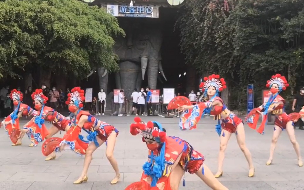 [图]三亚千古情春节开园迎宾