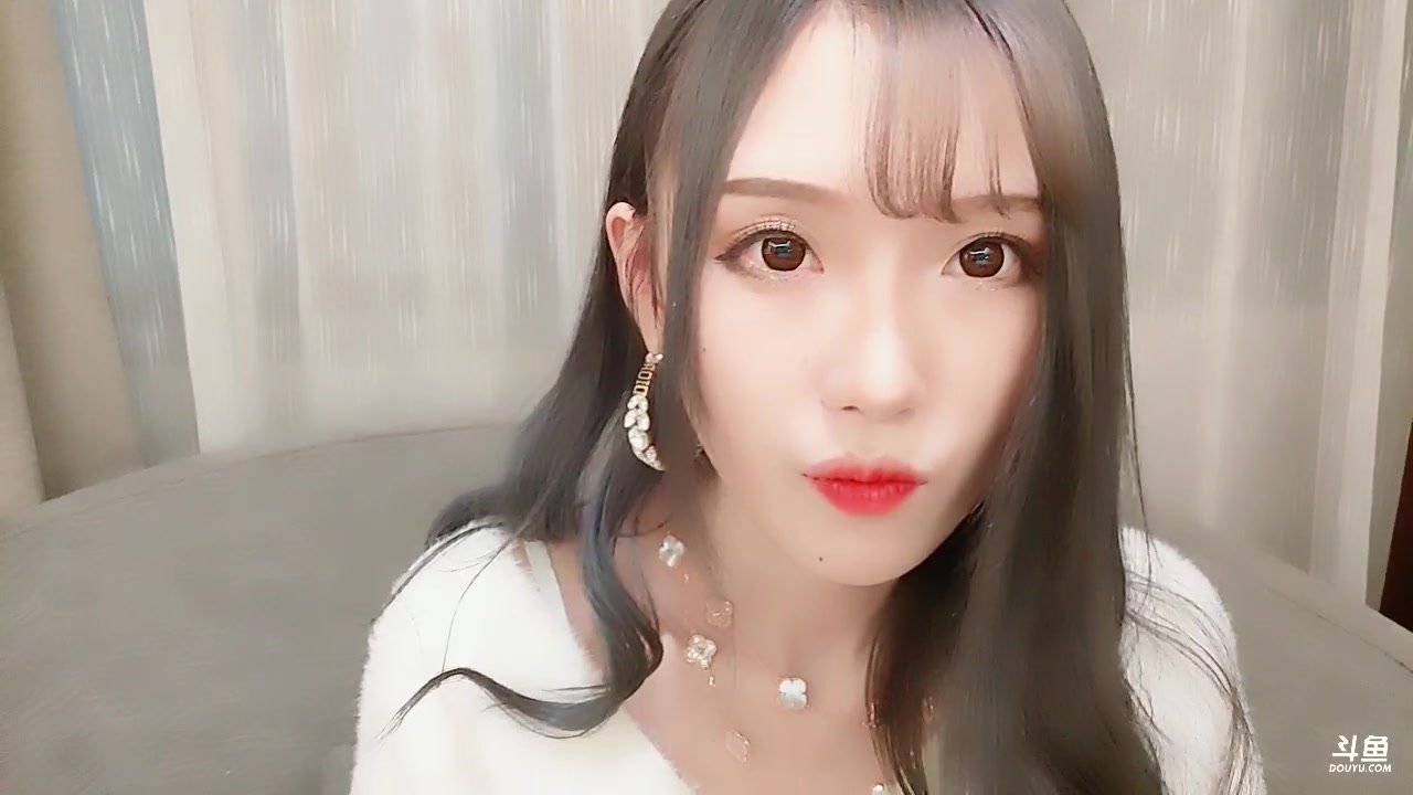 斗鱼-腐团儿_2019-12-28-2327_12-29-0029_晚上好 聊聊天