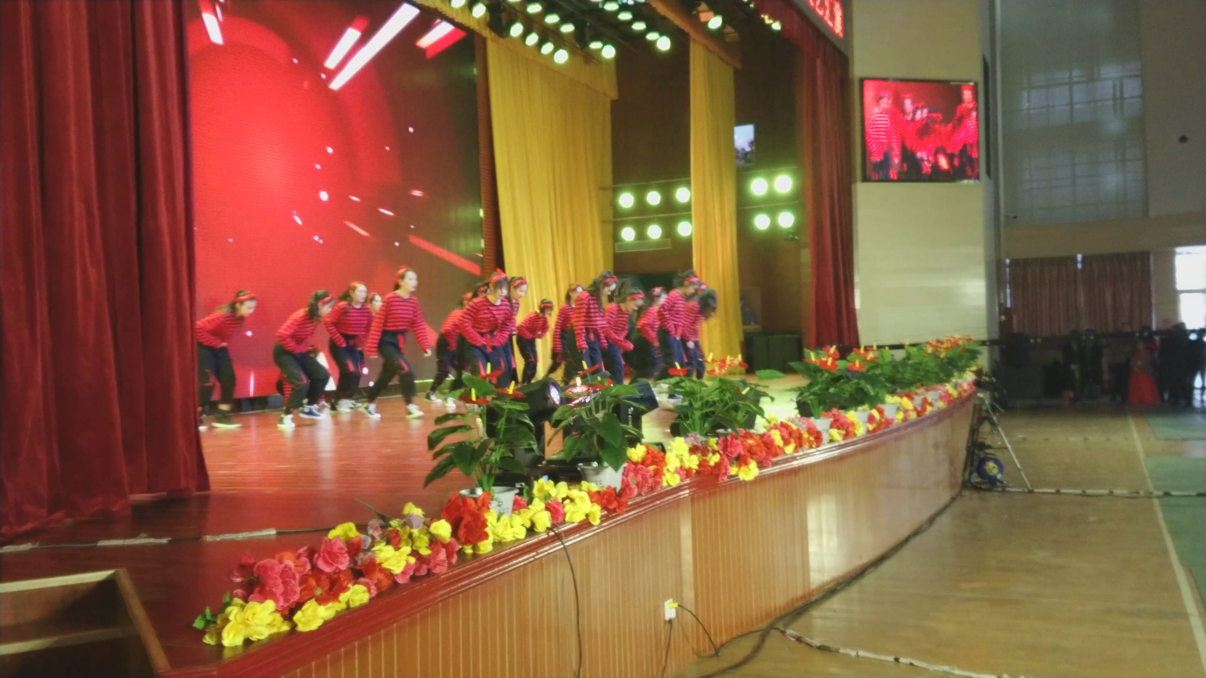 活动作品淄博一中艺术节爵士舞