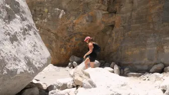 徒步：在克里特岛远足撒马利亚峡谷（放松自然 ASMR）Hiking Samaria Gorge in Crete (relaxing nature ASMR)