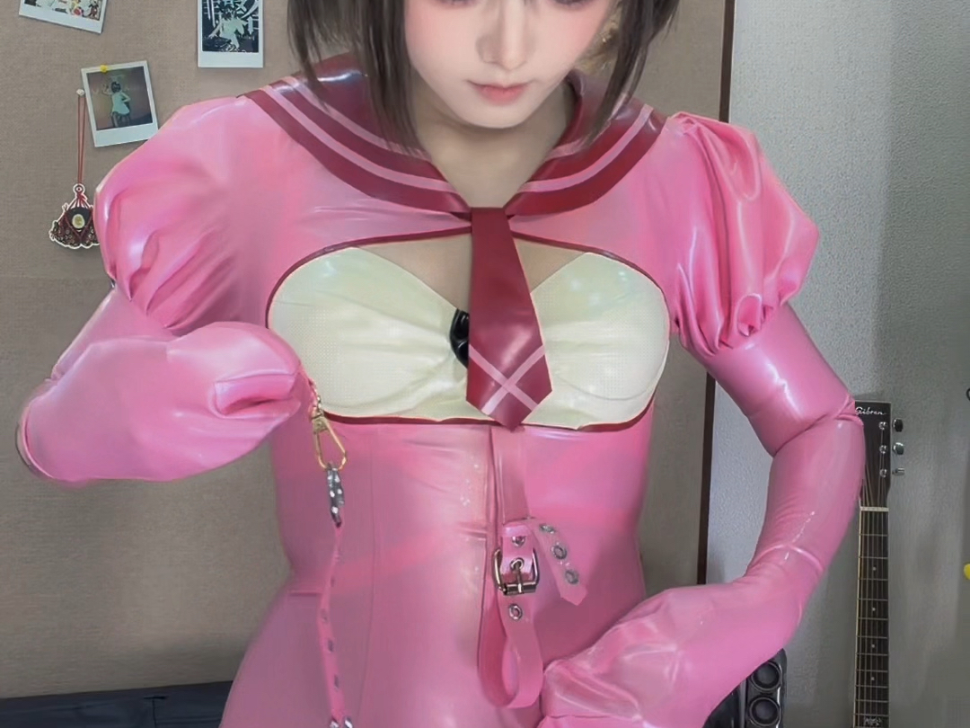 【latex】慕然工坊OC束缚自设服装穿戴教程，出镜已成年，无任何不良引导，已穿打底无任何裸露