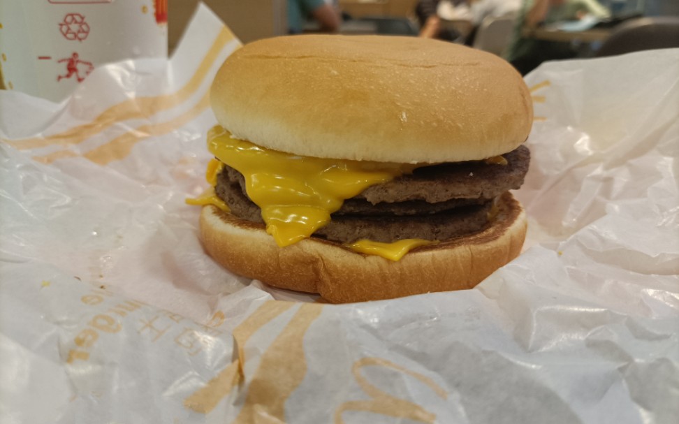 开口问系列每天一个挨打小技巧之四层吉士汉堡