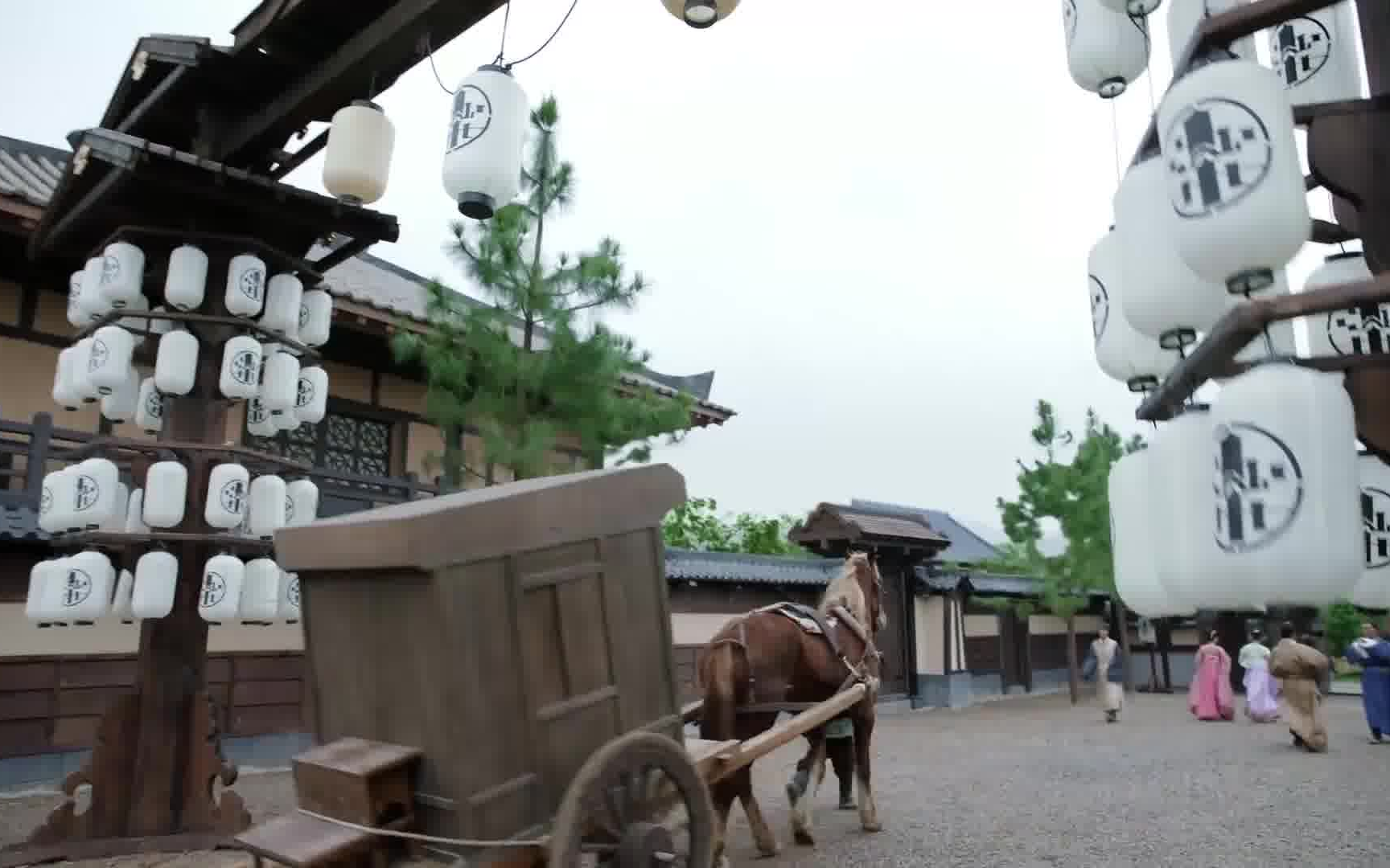 有内侍卫兵的马车(九州海上牧云记32)