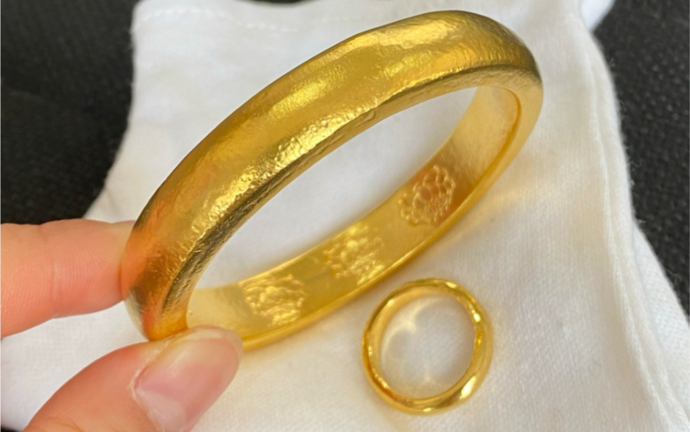 滨州小姐姐的198克实心复古大金镯子