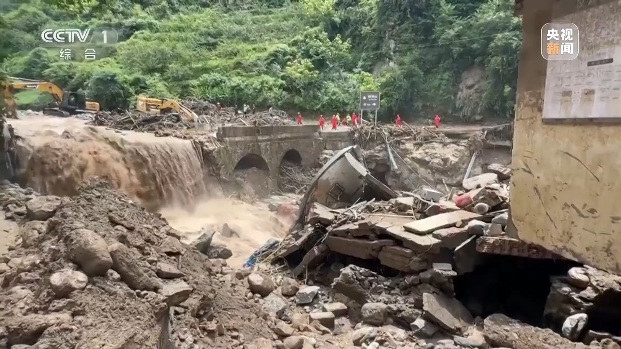 张国清赶赴四川雅安市指导山洪泥石流灾害现场搜救和应急处置工作